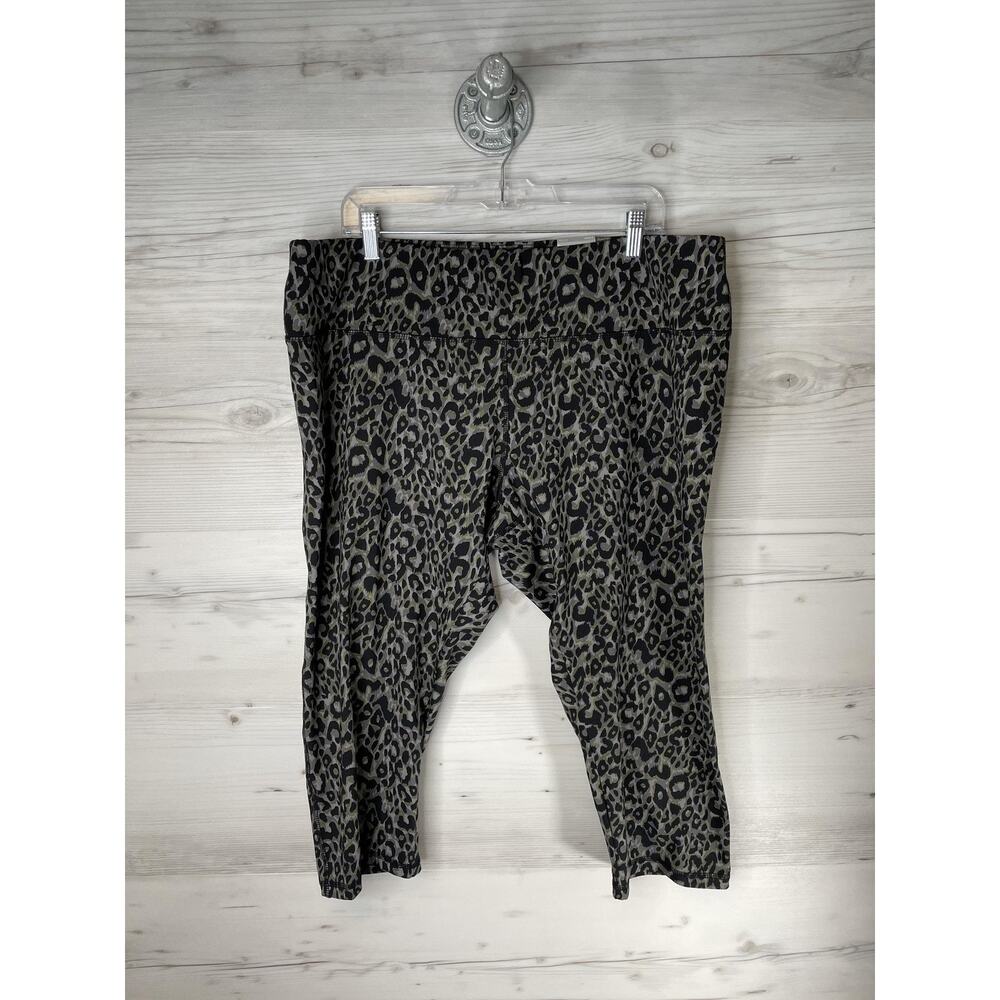 AVE Leisure‎ Leggings Womens 22/24 Gray Leopard Capri High Rise Plus Soft